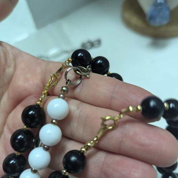 Lot of 3 VTG Black/White Gold Beads Lucite Beaded Necklace PAT Number in cladp - Picture 5 of 7